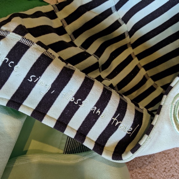 Lululemon women's scuba hoodie (size 6) - Picture 7 of 8